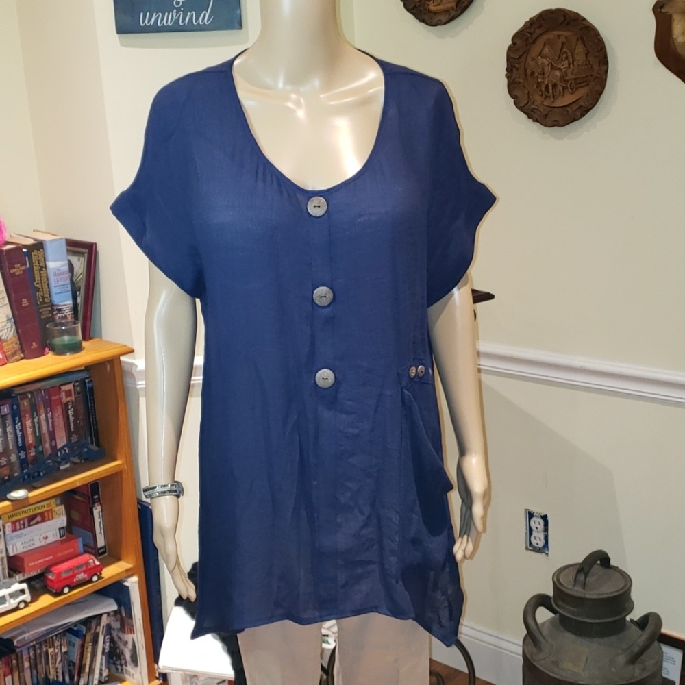 Alison Sheri nwt tunic size M
